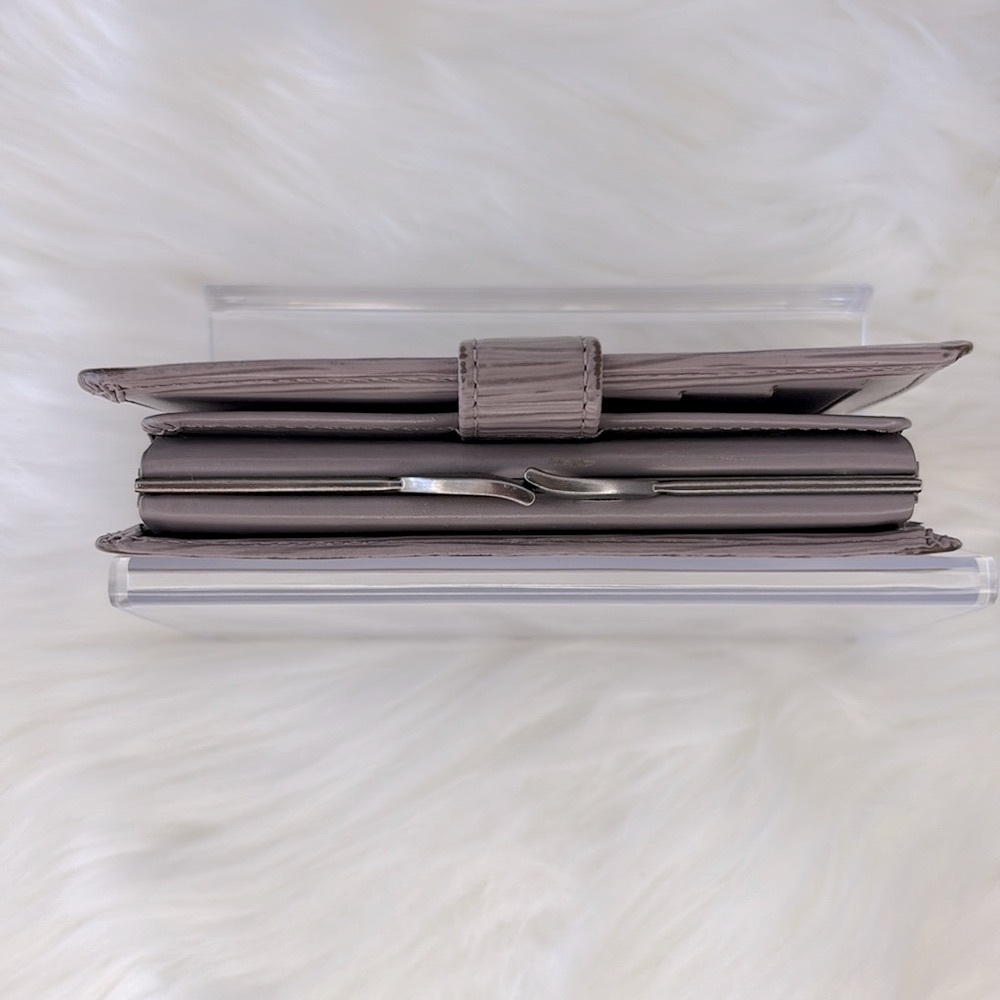 Louis Vuitton Grey/Taupe Textured Epi Leather Wallet - Picture 12 of 14